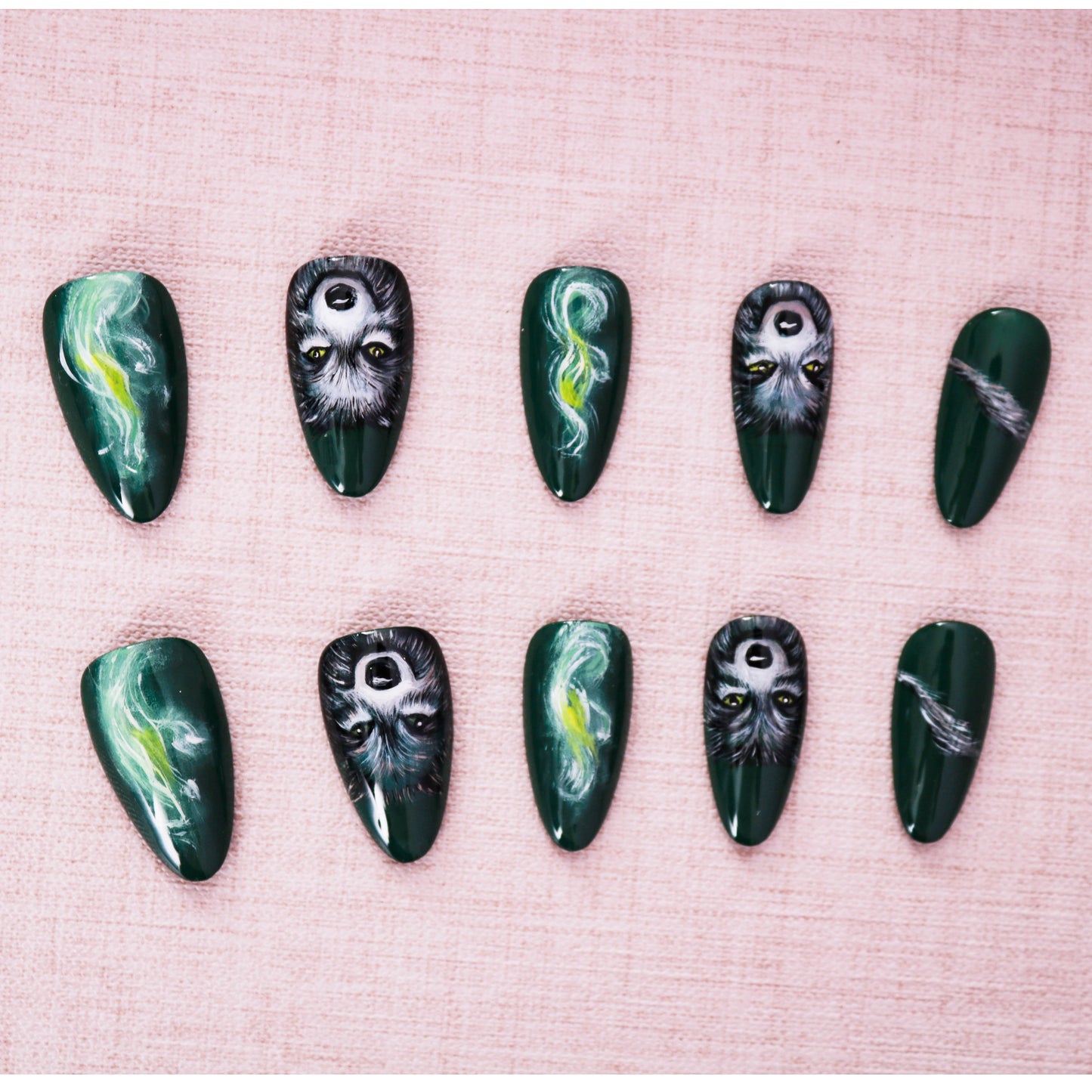 Aurora Wolf Enchantment Press on Nail