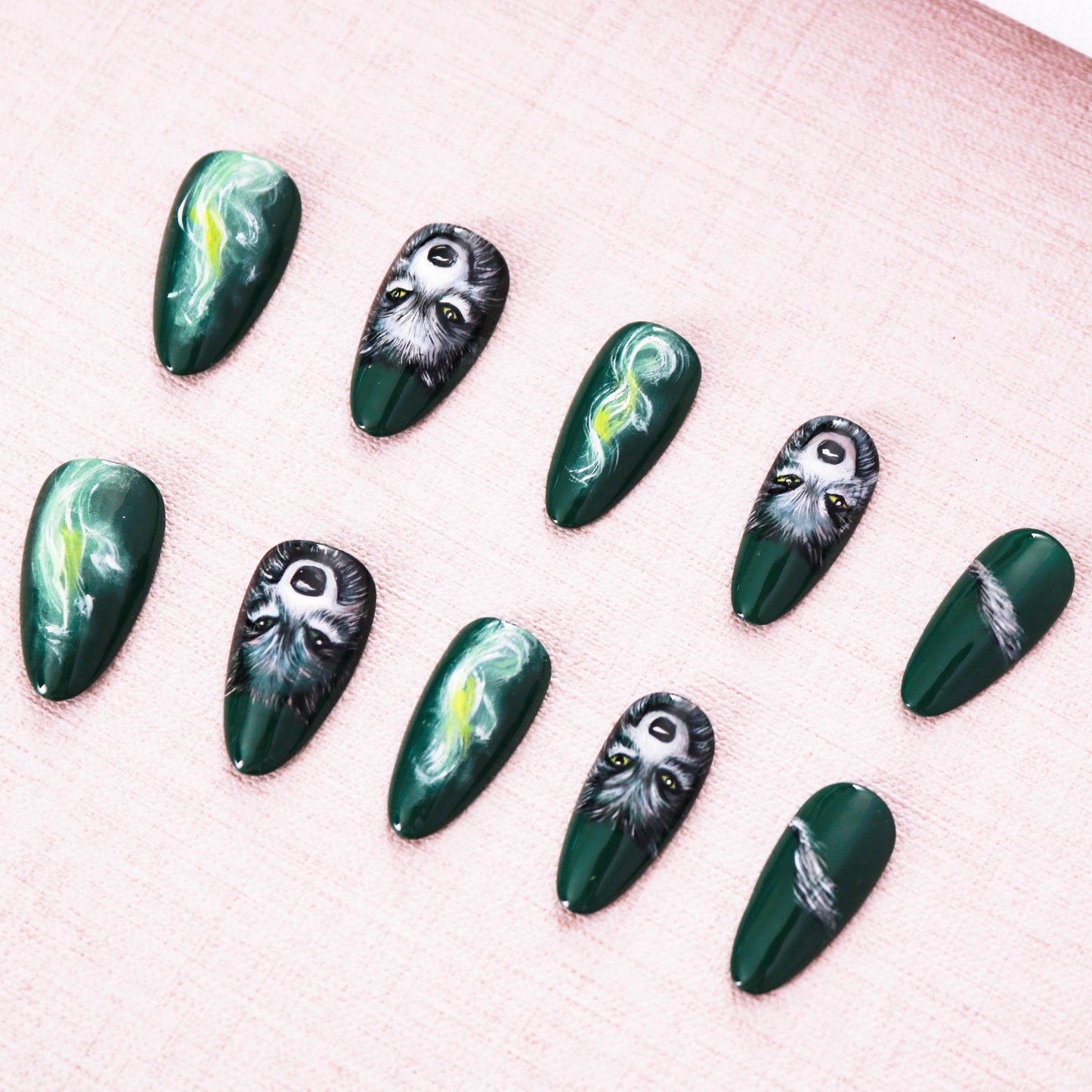 Aurora Wolf Enchantment Press on Nail