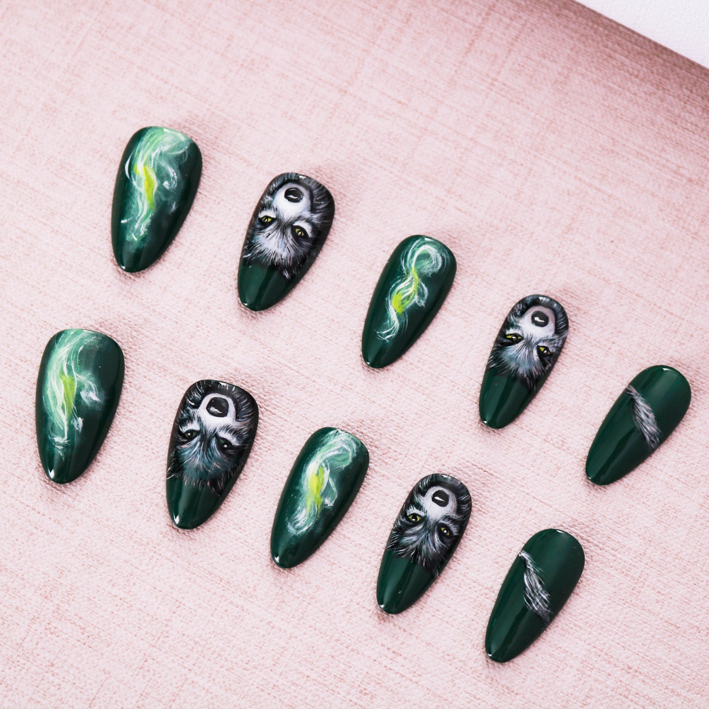 Aurora Wolf Enchantment Press on Nail