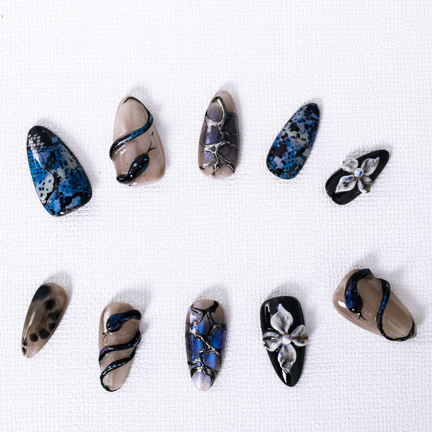 Serpentine Elegance Press On Nail