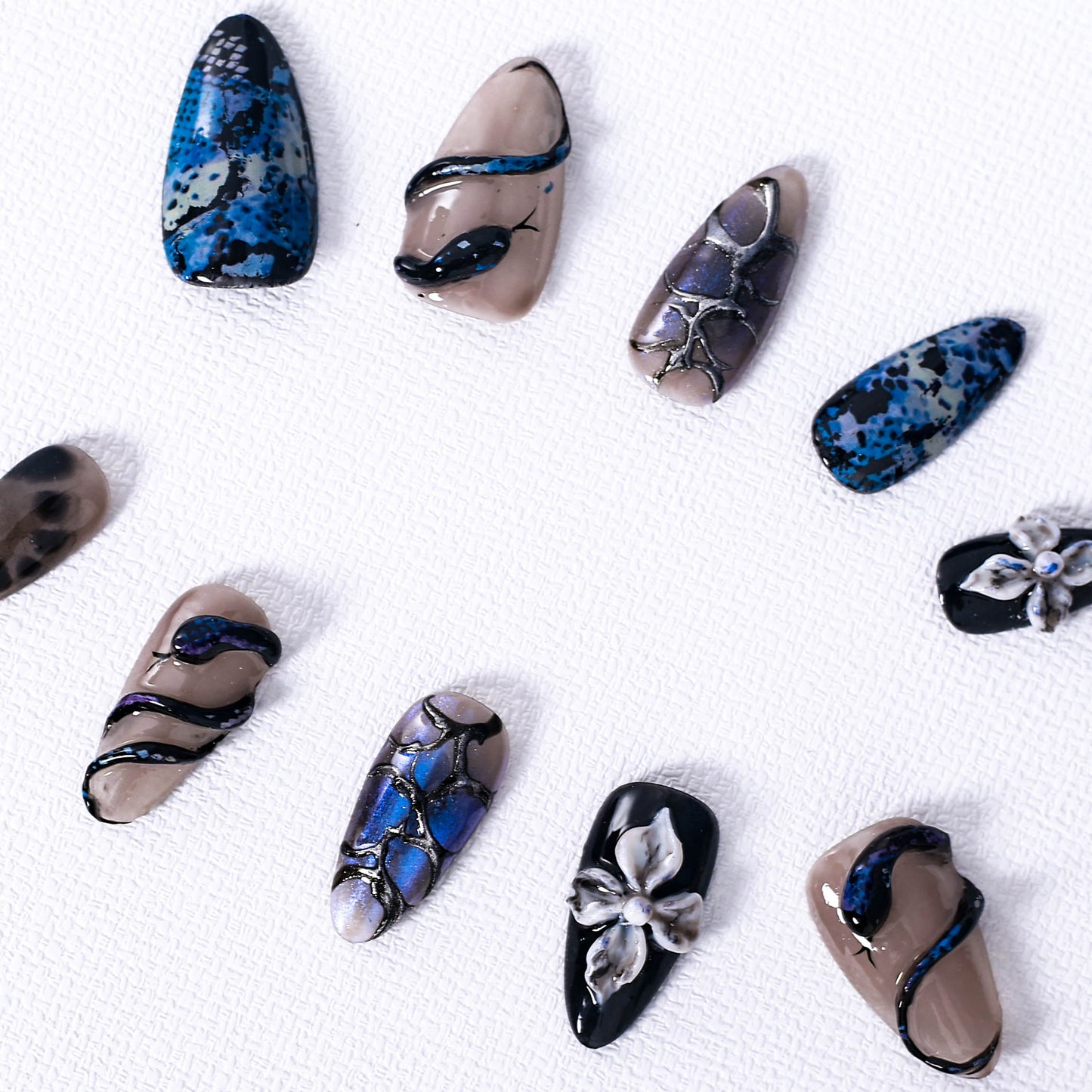 Serpentine Elegance Press On Nail