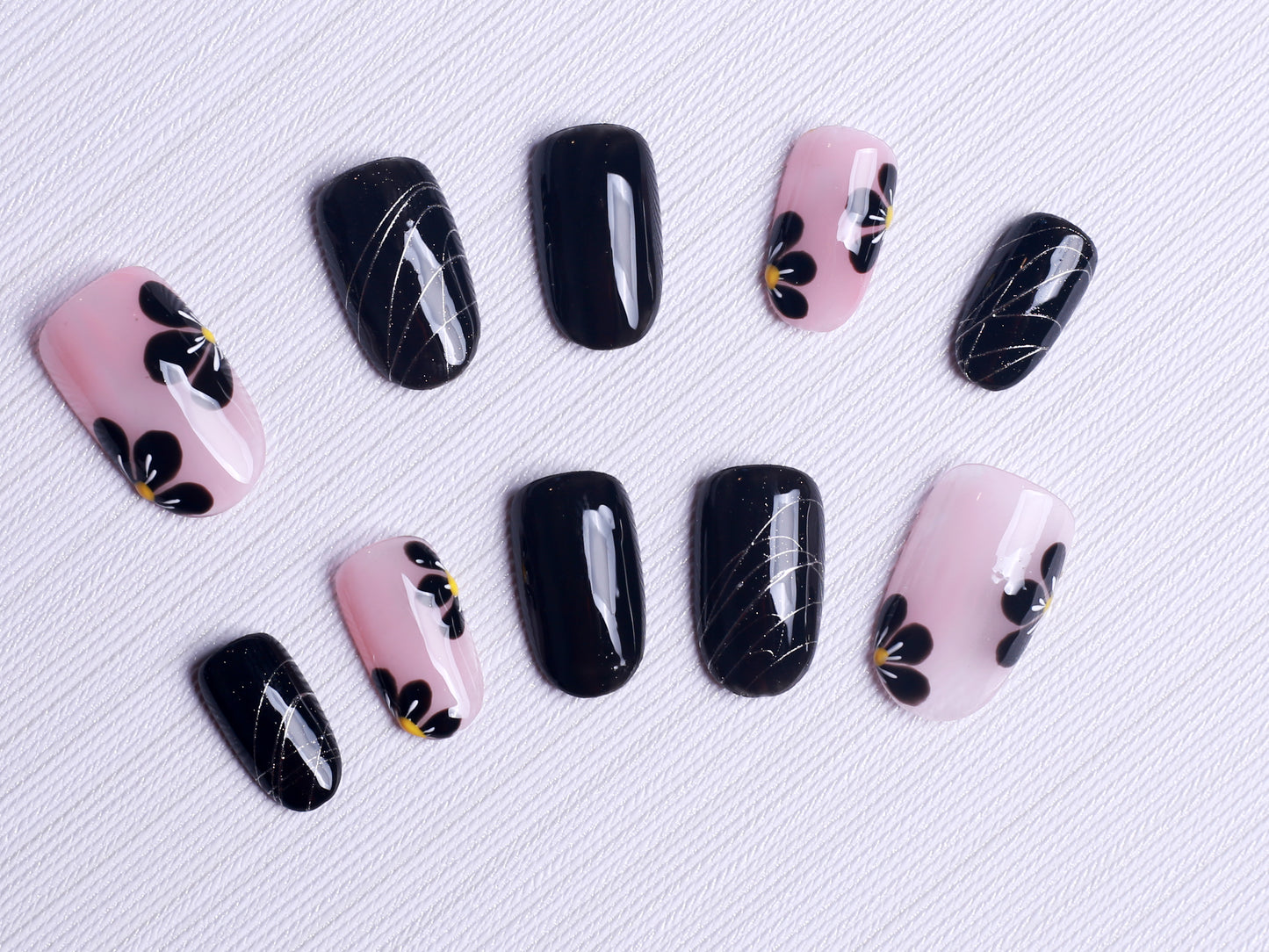 Black French Daisy Press On Nail
