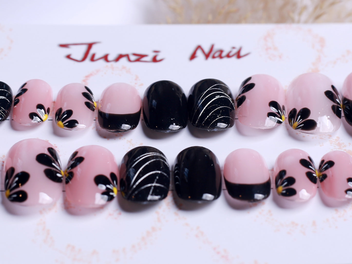 Black French Daisy Press On Nail