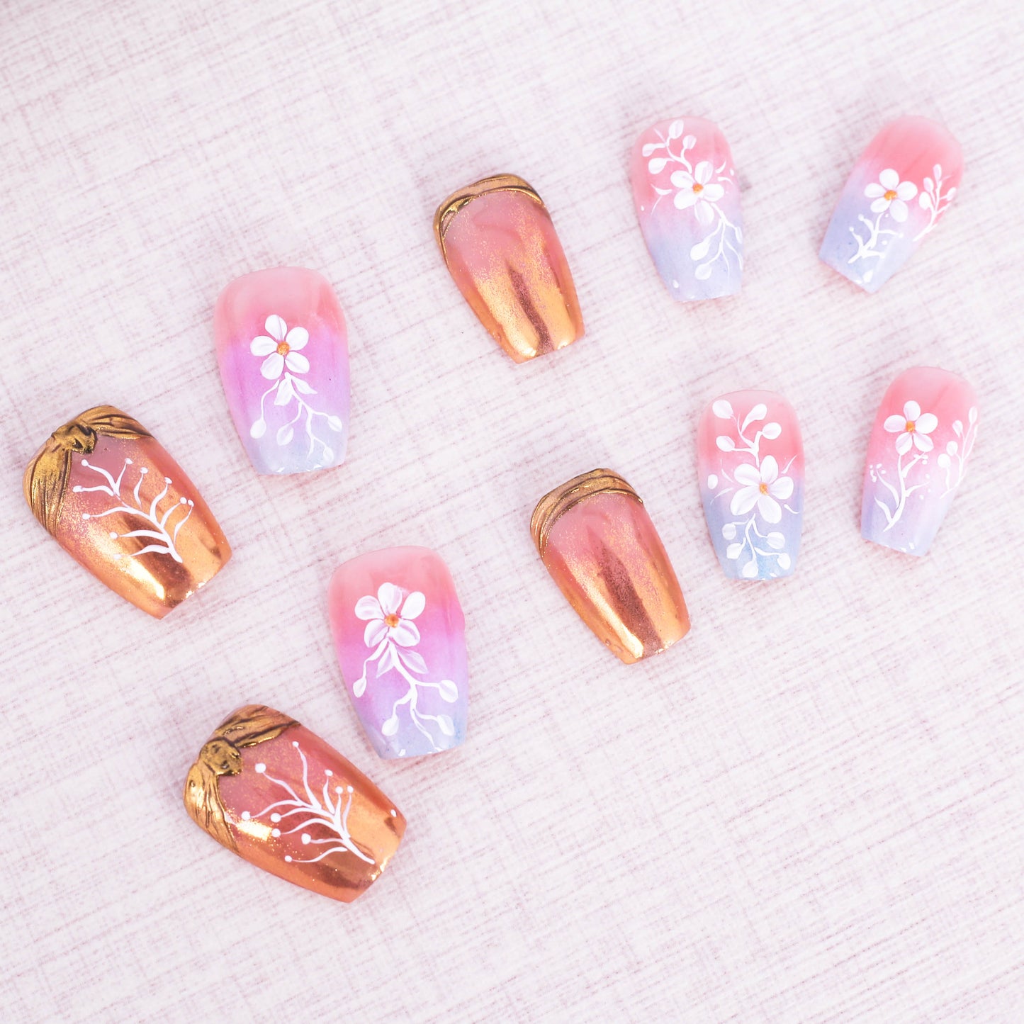 Shimmering Golden Flower Press On Nail