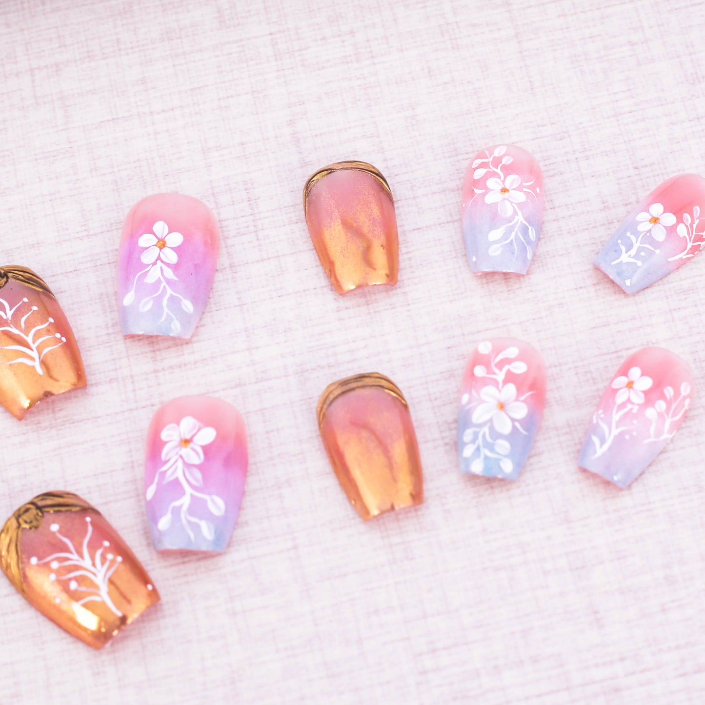 Shimmering Golden Flower Press On Nail
